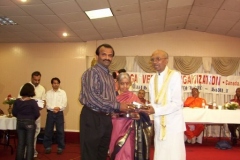 Uthayan-Editor-Buying-Book